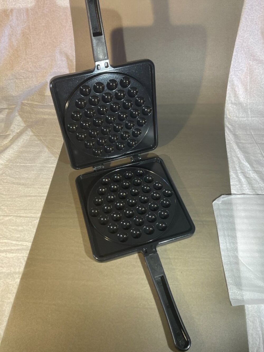 Pampered Chef Waffle Puff Pan Stovetop Iron Non Stick #100080 (1539) - Picture 3 of 3